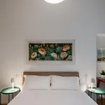 Stayeasy Station - Cozy 3 Bedrooms 3 Baths * Милан