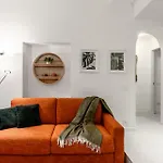 Stayeasy Station - Cozy 3 Bedrooms 3 Baths Милан