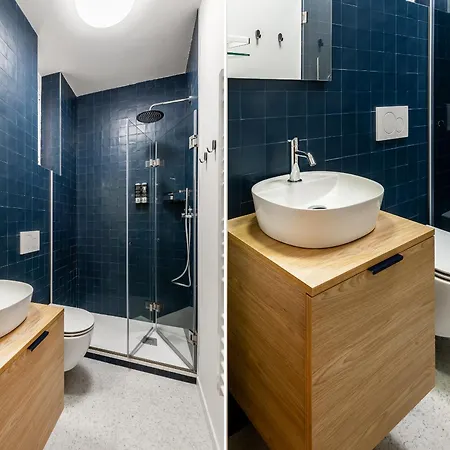 Stayeasy Station - Cozy 3 Bedrooms 3 Baths * Милан